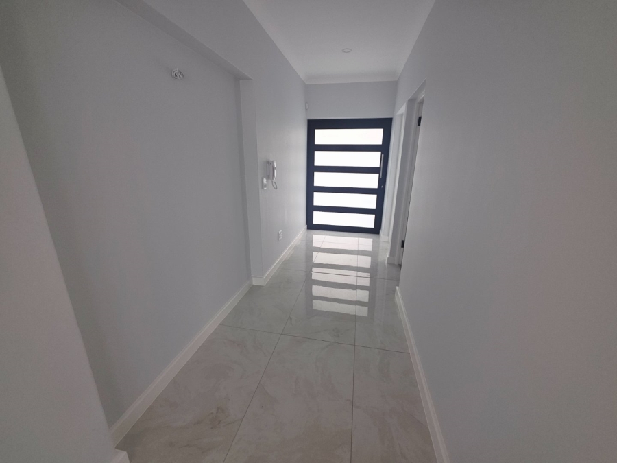 5 Bedroom Property for Sale in Sandown Western Cape